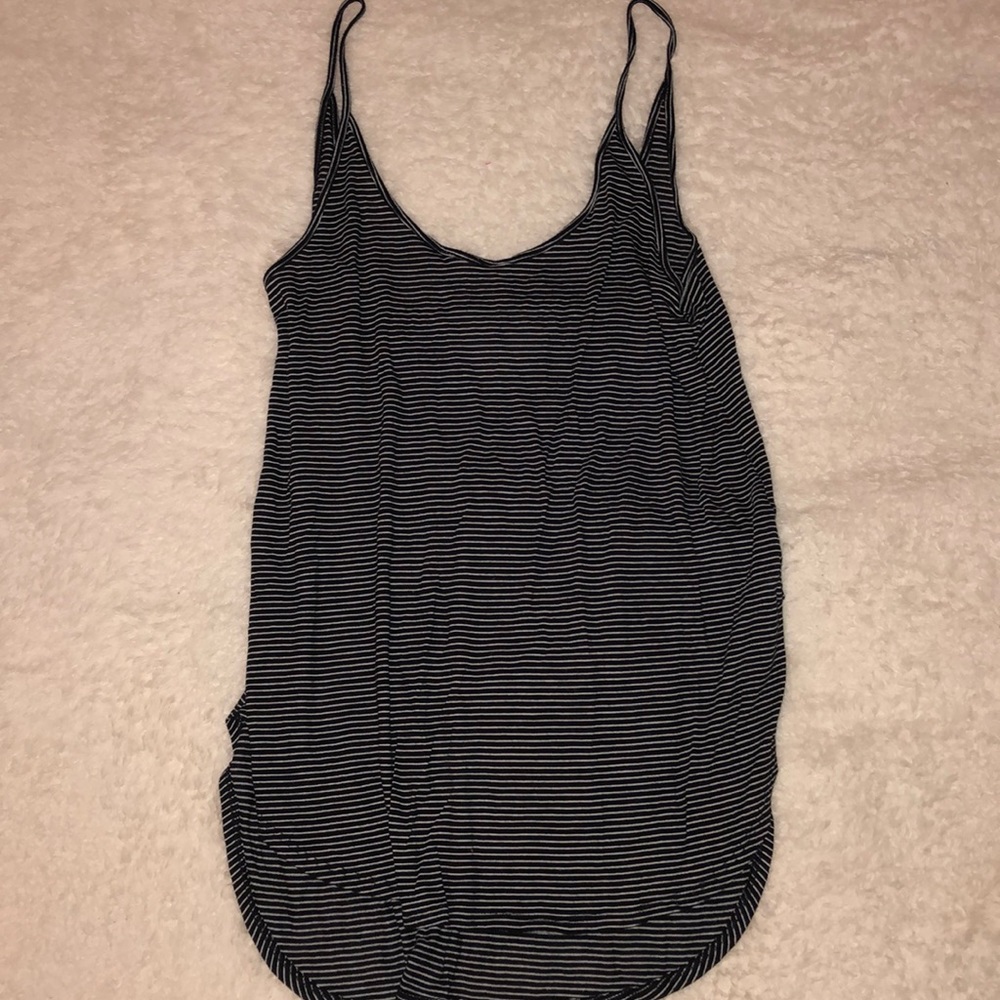 Women black and white strip tank